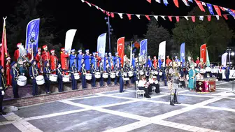 Yenişehir'de dev buluşma: 88 kişilik dev kadro sahnede tarih yazdı