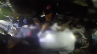Saniyelerle yarışılan o anlar kask kamerasında: Tankerde mahsur kalanlar için nefes kesen operasyon