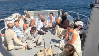 Turist gibi giyinip denize açıldılar: Şık kıyafetli kaçak göçmen operasyonu