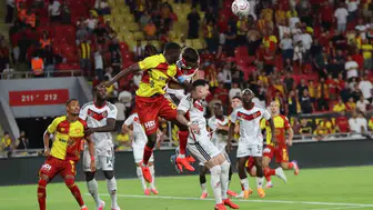 Gürsel Aksel'de Gaziantep FK Fırtınası: Göztepe İlk Yarıda Dağıldı
