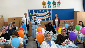 Minik öğrencilerin okul yolculuğu Düzce'de özel bir etkinlikle başladı