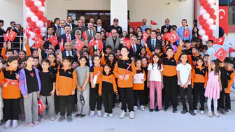 Van'da okul zili çaldı: 274 bini aşkın öğrenci için yeni dönem heyecanı başladı