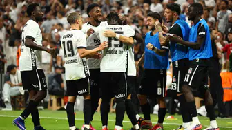 Dolmabahçe'de gol şov: Kartal derbi öncesi gözdağı verdi