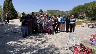 Başkan Kepenek'ten anlamlı ziyaret: Büyüklerin mutluluğu her şeye değer