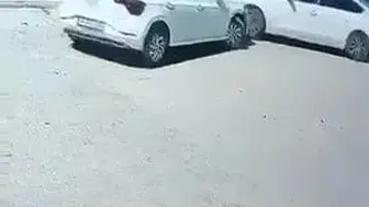 Diyarbakır'da site sakinlerini korkutan kaza: Güvenlik kamerası saniye saniye kaydetti