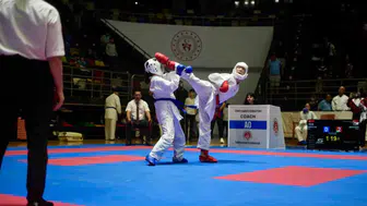 Samsun'da dev buluşma: 7 ülkeden binlerce sporcu madalya için mindere çıktı