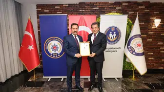 Hatay'da duygusal veda: Emniyet Müdürü Rüştü Yılmaz yeni görevine uğurlandı