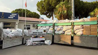 Mersin'de dev operasyon: 50 milyonluk kaçak ürün piyasaya sürülmeden yakalandı