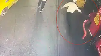 Benzinlikte dehşet anları: Silahı tutukluk yapınca canını zor kurtardı