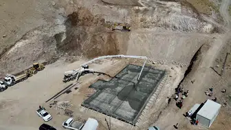 Zirvede eğitim seferberliği: 2 bin 300 rakımlı köyde dev tepeyi okul için tıraşladılar