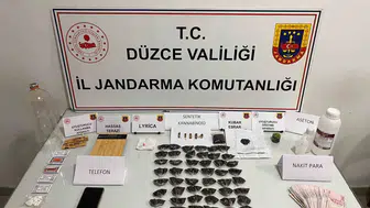 Çilimli'de zehir tacirine jandarma baskını: Evinden adeta bir uyuşturucu laboratuvarı çıktı