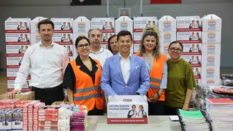 Marmaris'te okul heyecanı: Belediye öğrencilerin çantasını doldurdu