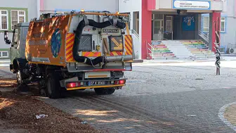 Kemer'de okullarda hummalı hazırlık: Öğrenciler tertemiz bir döneme hazırlanıyor