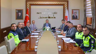 Bayburt trafiğinde yeni dönem: Vali Eldivan yönetiminde kritik kararlar alındı