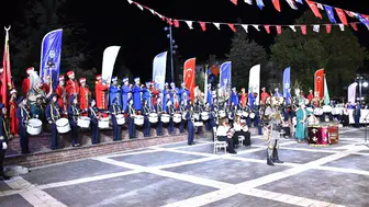 Yenişehir'de tarihi buluşma: Mehter, bando ve ritim grubu aynı sahnede devleşti