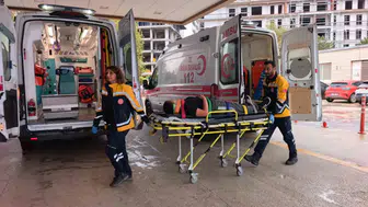 Merdiven korkuluğunda oyun faciayla bitti: 12 yaşındaki çocuk boşluğa çakıldı