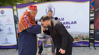 Sekiz asırlık gelenek Safranbolu'da yaşatıldı: Ahilik kaftanı el öpülerek devredildi