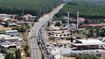 Muğla'da yedi aracın karıştığı zincirleme kaza trafiği felç etti