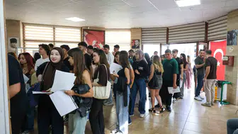 Aydın'da öğrencilerin ulaşım mesaisi: Kampüslerde AYKART yoğunluğu