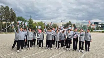Minik öğrencilerden Gazze için gökyüzüne yükselen barış çığlığı