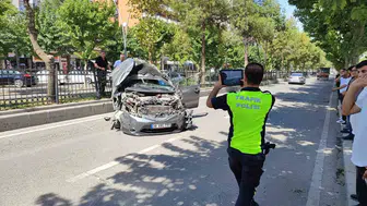 Turgut Özal Caddesi'nde dehşet anları: Kontrolden çıkan otomobil takla attı