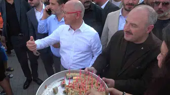 Mustafa Varank'tan Özgür Özel'e sert börek çıkışı: Siyasetçinin vatandaşa bakışı böyle olmamalı