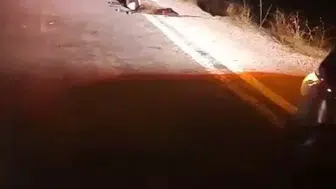 Doski Vadisi'nde akşam karanlığında kaza: Sürüye dalan otomobil ortalığı karıştırdı