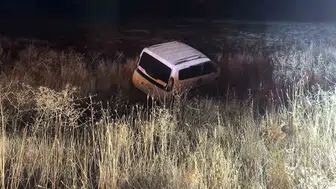 Gercüş'te gece yarısı korkutan kaza: Araç tarlaya savruldu