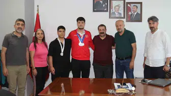 Milli formayla Avrupa kürsüsüne çıktı: Elazığ'ın gururu oldu