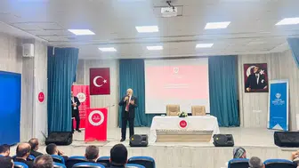 Diyanet’in irşat ordusuna Hakkari’den kritik uyarı: Mihraptaki temsilin ağırlığı omuzlarınızda