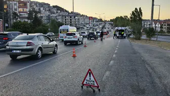 Mudanya'da motosiklet kazası: Yola savrulan sürücü hastanelik oldu