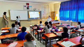 Bozdoğan’da eğitim mesaisi: Kaymakam Sözen sınıflara konuk oldu