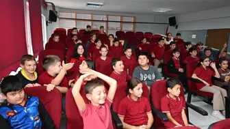 Kartepe'de minik beyinler bilimle keşfe çıktı: Okul bahçesi laboratuvara dönüştü