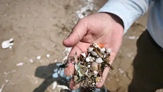 Akdeniz'in derinliklerinde sessiz istila: Balıkçı ağları artık deniz canlısı değil plastik doluyor