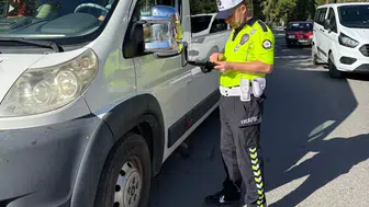 Konya Bozkır'da okul zili çaldı, polis denetim için sahaya indi