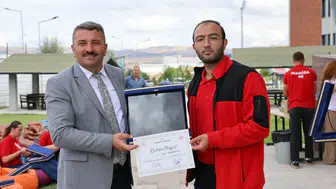 Ahiliğin kadim izinde bir hukukçu: Yiğit Bilirdönmez Kırşehir’de Erzurum’u temsil etti
