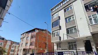 Sultangazi'de korku dolu anlar: Hafriyat çalışması sırasında bina kaymaya başladı