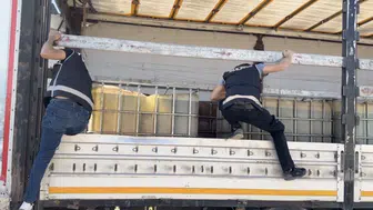 Uluslararası nakliye şirketine baskın: Tonlarca kaçak yakıt ele geçirildi