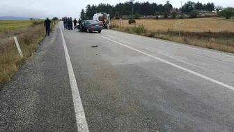 Kastamonu'da dehşet anları: İki otomobil çarpıştı, tarlaya savruldular
