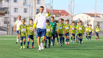 Sarı-lacivertli gençler Darıca çimlerinde tecrübe kazandı