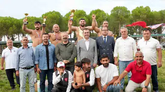 Er meydanında kıran kırana mücadele: Gömeç ata sporuna sahip çıktı