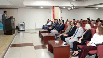 Kayseri Devlet Hastanesi'nde yeni dönem: Genç hekimler için kapsamlı uyum süreci başladı