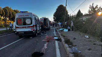 Düzce'de tarım aracı ve TIR çarpıştı: Yollar kan gölüne döndü