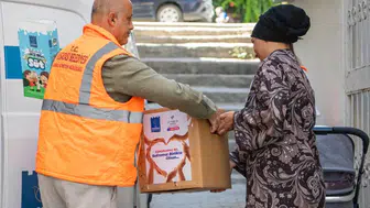 Kuşadası'nda dayanışma seferberliği: Binlerce haneye gıda desteği eli uzandı