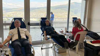 Gemlik Adliyesi'nde cübbeler çıktı, kollar sıvandı: Hayat kurtarmak için bir araya geldiler