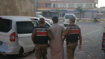 Karaköprü'de operasyon: Uzun süredir aranan hükümlü kıskıvrak yakalandı
