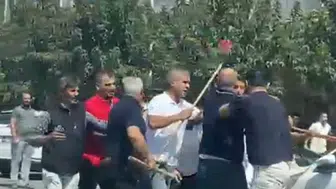 Şanlıurfa'da gündüz vakti dehşet anları: Sokak ortasında taşlı sopalı meydan savaşı
