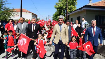 Malatya'da minik öğrencilerin okul heyecanı: İlk ders zili uyum haftasıyla çaldı