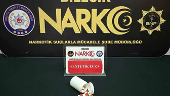 Yolcu otobüsünde narkotik baskını: Şüphelilerin üzerinden çıkanlar şoke etti