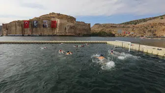 Fırat'ın saklı cennetinde adrenalin ve doğa buluşması: 7. Uluslararası Rumkale Su Sporları Festivali start aldı